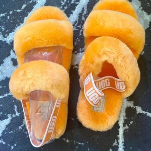 Kids brand new orange UGG sandals 🔥